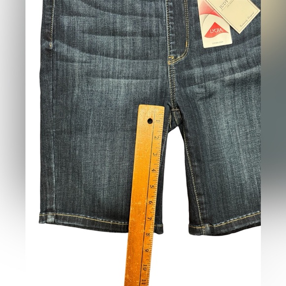 NWT Judy Blue Pull On Bermuda Shorts Dark Wash High Rise Size Small Stretch - Picture 10 of 14